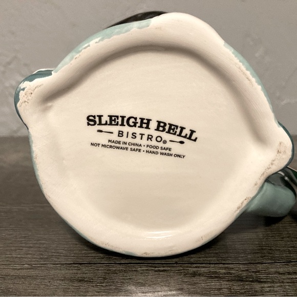 Sleigh Bell Bistro Nutcracker Coffee/ Tea Mug - Picture 4 of 5